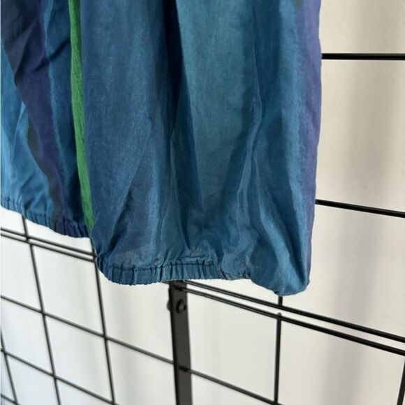 LOFT Blue and Green Sleeveless Petite Blouse EUC - Picture 7 of 9